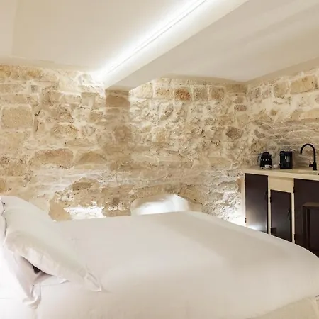 Le Grotte Apartment